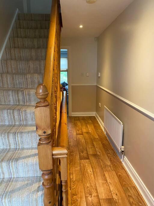 Cheerful 4-Bed Townhouse In Centre Of Newcastle Newcastle (Down) Exterior foto